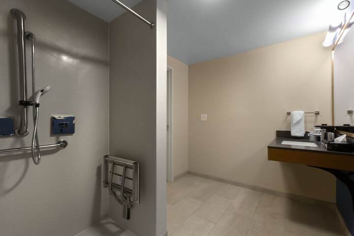 Room 29 of 36