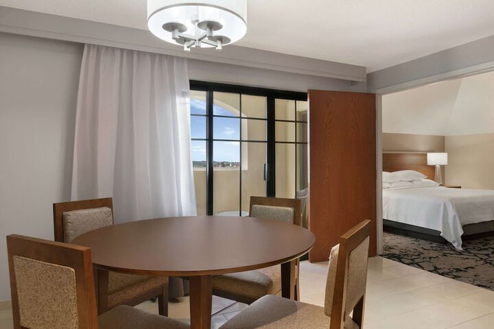 Room 32 of 70