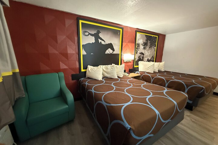 Room 37 of 46