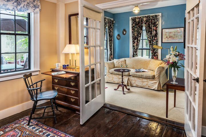 Room 8 of 27