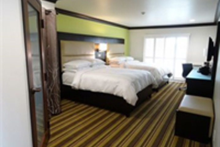 HOTEL AZURA