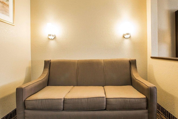 Room 22 of 35