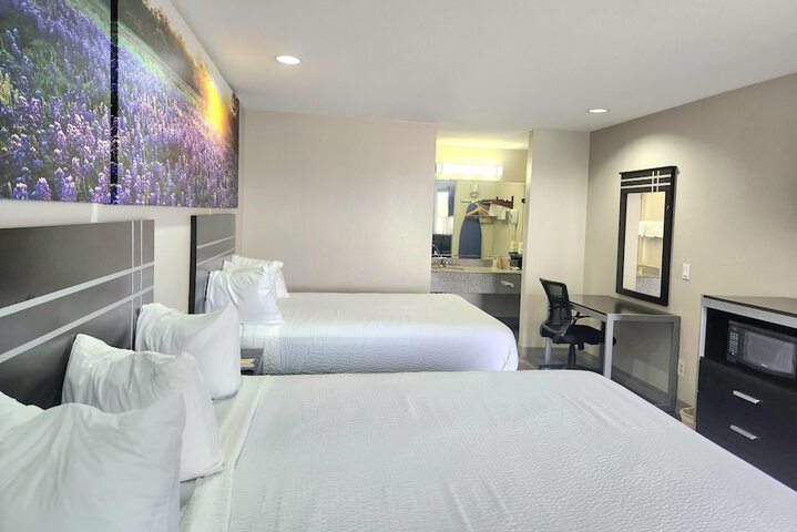 Days Inn by Wyndham Baytown Garth Road I10 East