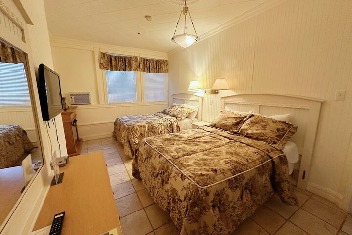 Room 17 of 35