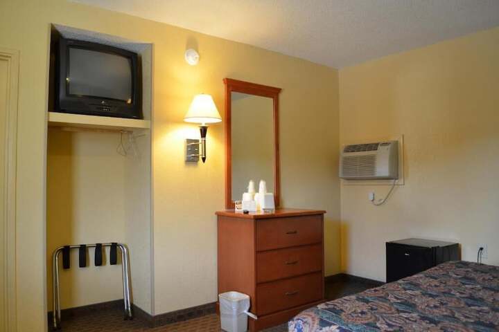 Room 16 of 26