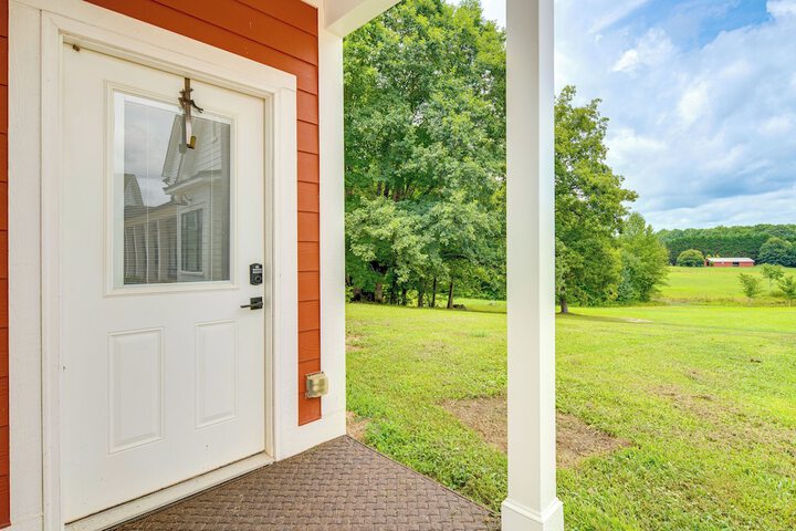Serene Travelers Rest Apartment: 7 Mi to Downtown!