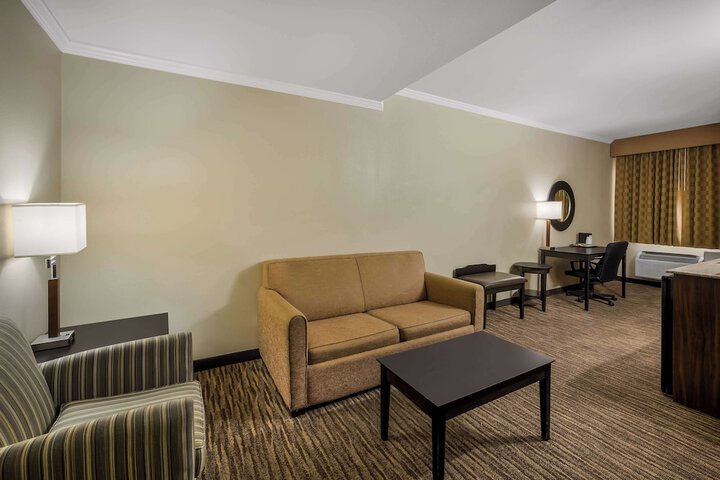 Room 12 of 25