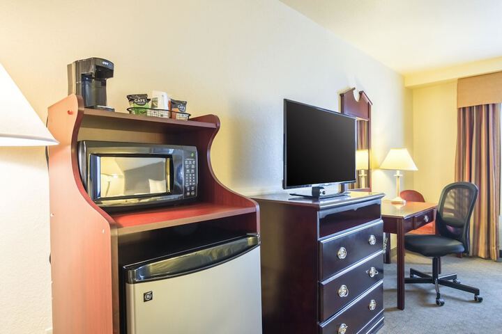 Room 40 of 48