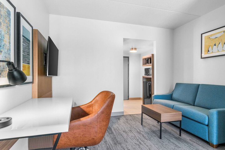 Comfort Inn & Suites York North