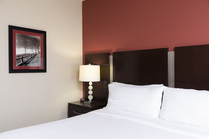 Holiday Inn Express Hotel & Suites New Philadelphia by IHG
