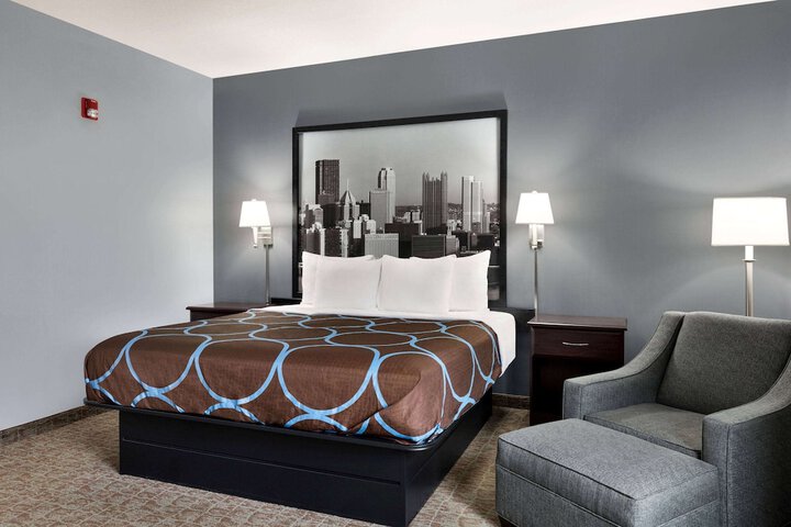 Room 35 of 49