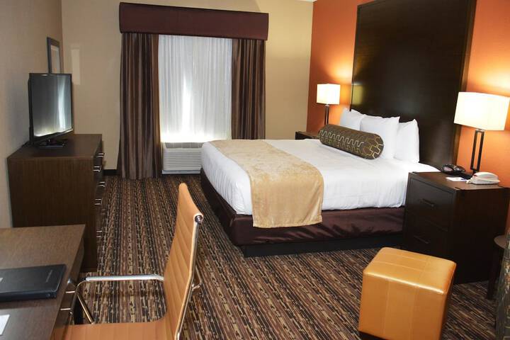 Room 11 of 20