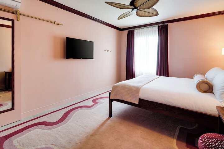 Room 80 of 116