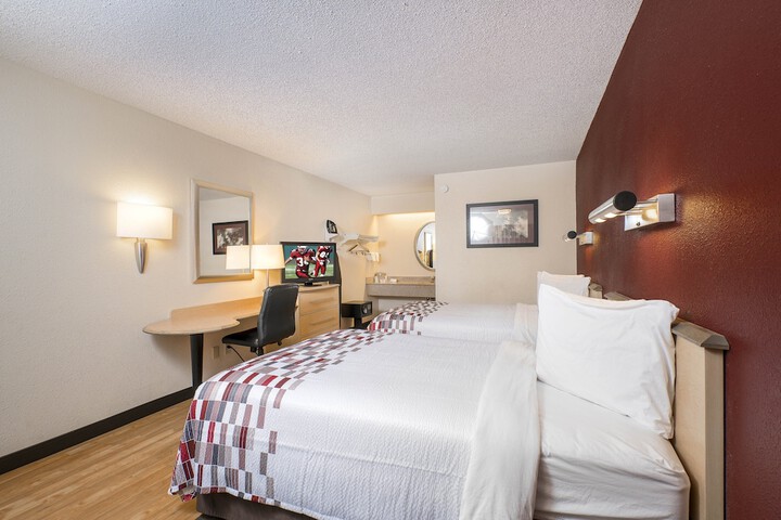 Red Roof Inn Detroit - Roseville / St. Clair Shores