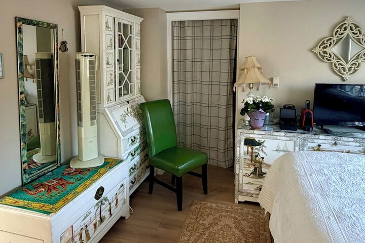 Ocean Breeze B & B