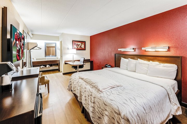 Room 12 of 32