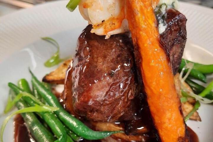 Dining 77 of 103