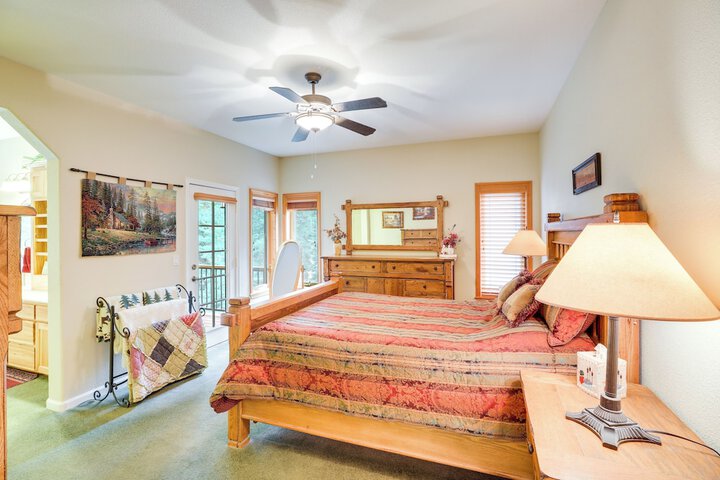 Cozy Chester Home w / Patio & Lake Access!