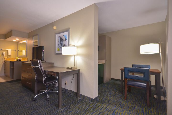 Holiday Inn Express Fayetteville- Univ of AR Area by IHG