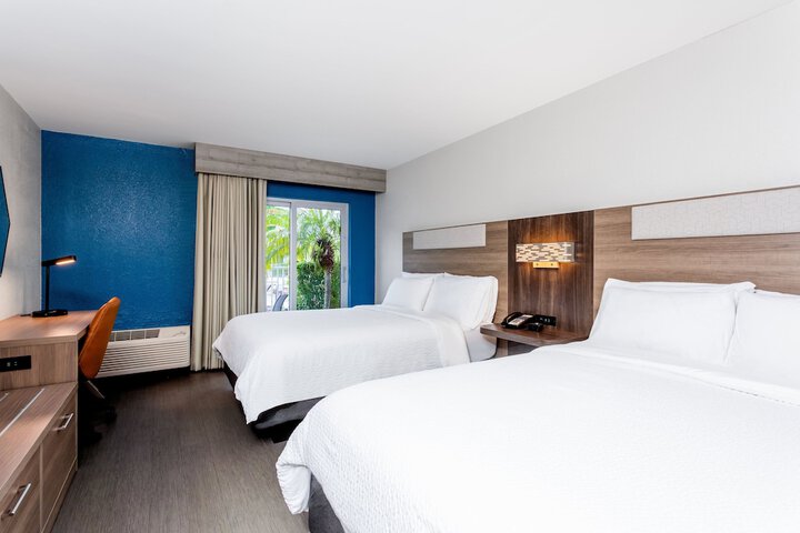 Room 34 of 60