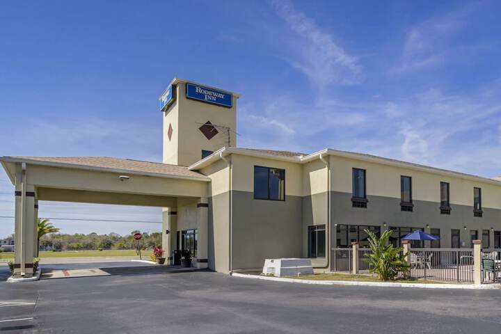 Hotel 2 of 33