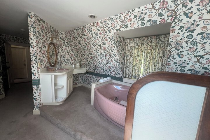 Strawtown Inn & Events