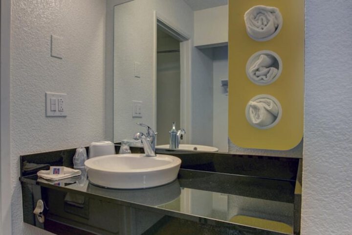 Room 16 of 23