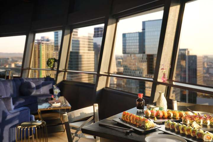 Lounge 76 of 89