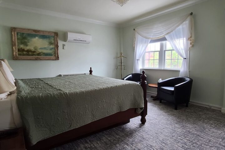 Lowell Inn