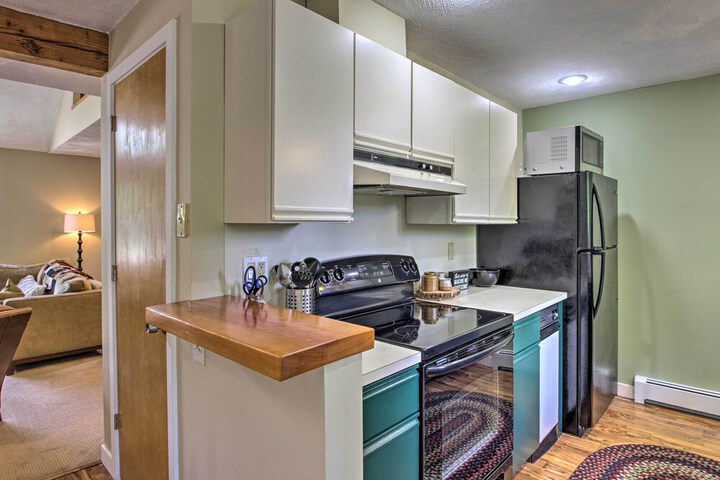 Bartlett Condo w / Mtn-view Deck 1 Mi to Skiing!