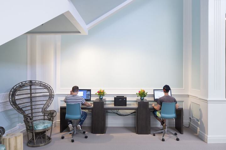 Business Center 130 of 136