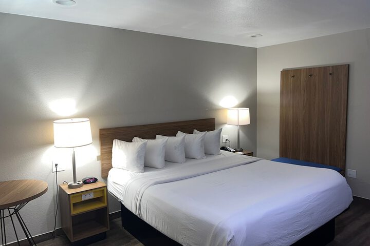Room 26 of 39