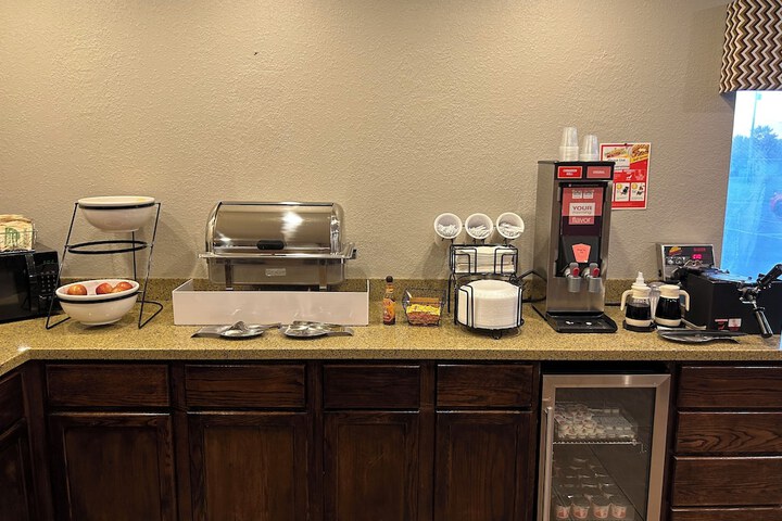 Breakfast/Coffee Service 26 of 38