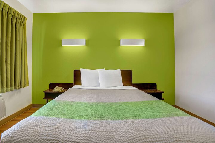 Room 14 of 39