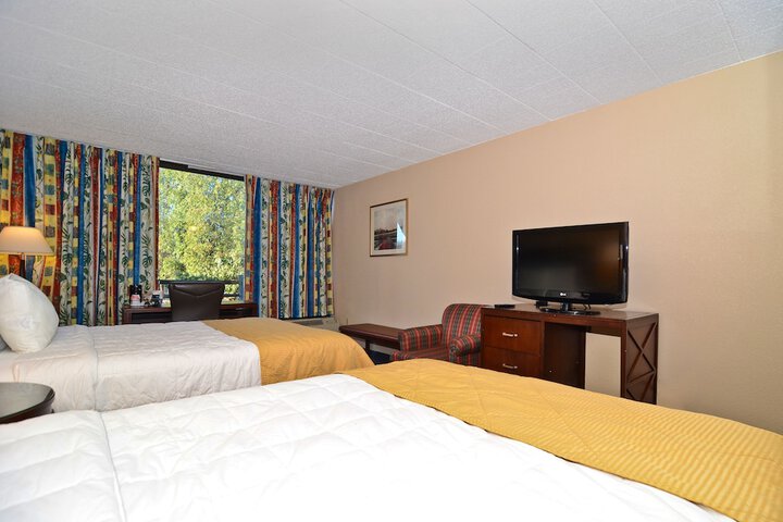 Room 11 of 32