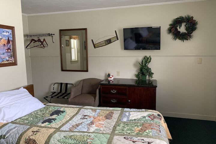 Room 11 of 48