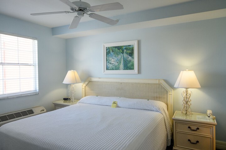 Edison Beach House