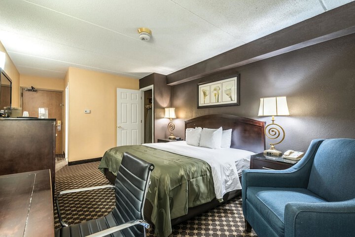 Room 25 of 57