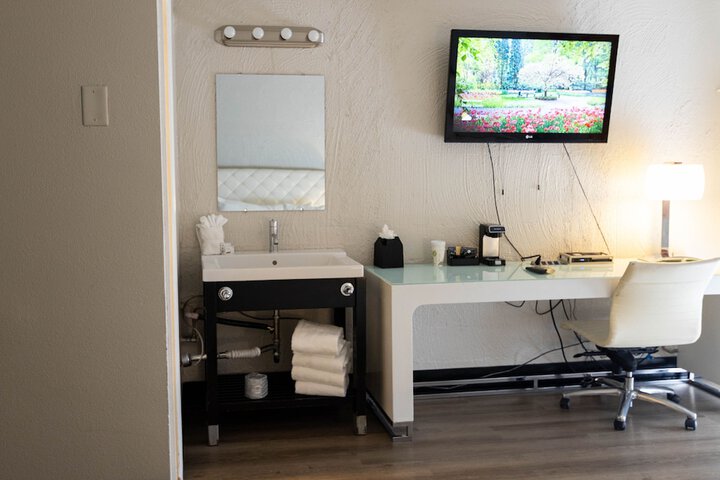 Room 18 of 52