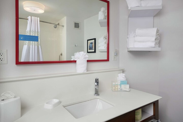 Room 17 of 27