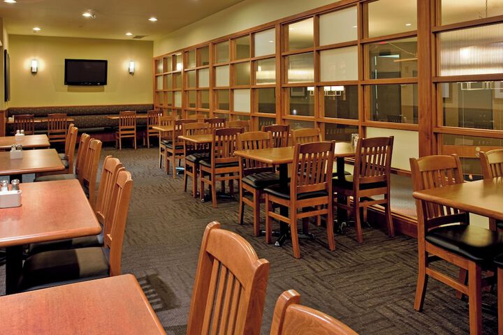 Holiday Inn Hotel & Suites Kamloops by IHG