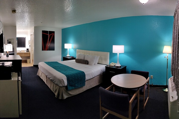 Howard Johnson by Wyndham Holbrook