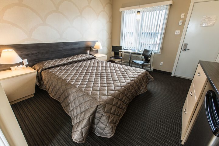 Room 7 of 75