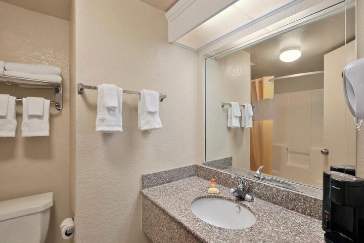 Room 14 of 26
