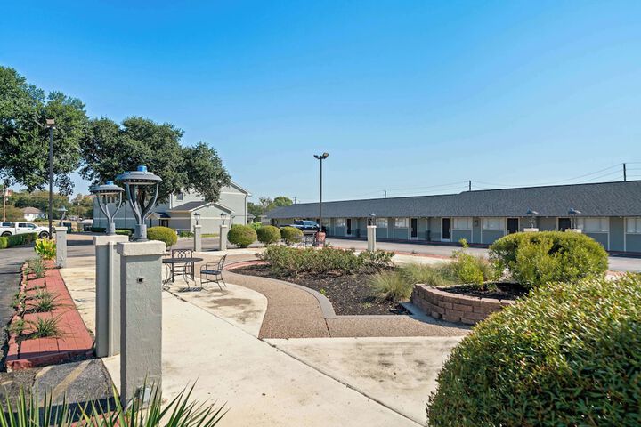 Americas Best Value Inn & Suites Brenham