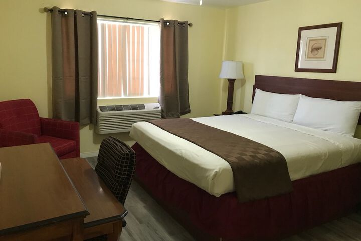 Europa Inn & Suites