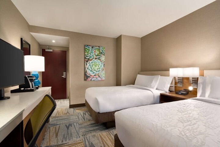 Room 30 of 41