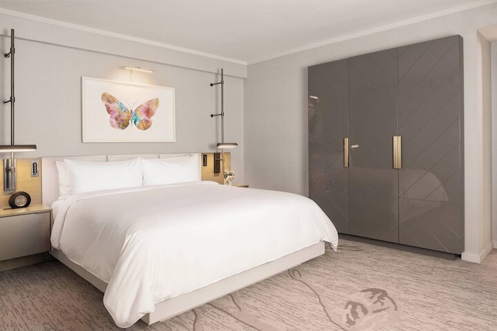 Room 47 of 118
