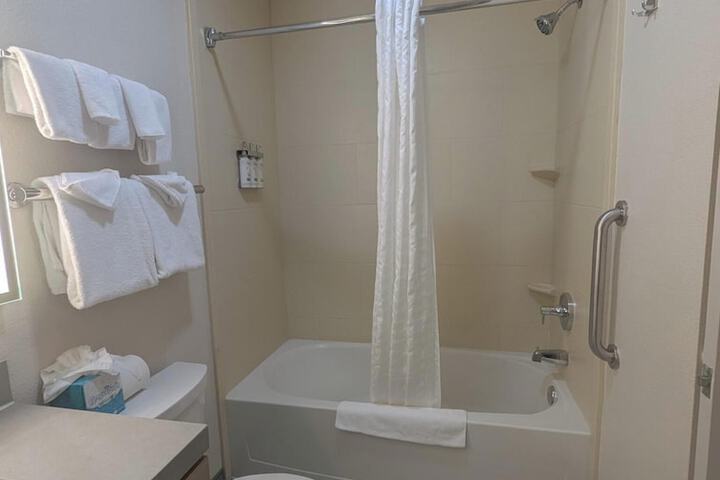 Room 40 of 68