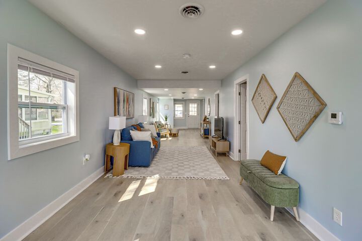 Bayfront Maryland Retreat w / Deck Near Beaches!